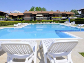 Vibrant Holiday Home in Lazise with Swimming Pool near 2 Lakes, Lazise